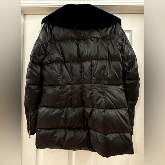 BCBGMaxazria Down Bustle Winter Puffer Coat Faux Fur Feather Black sz Medium - Picture 13 of 15
